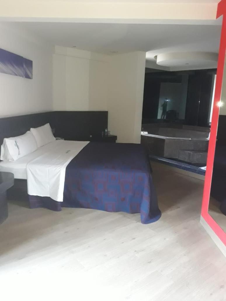 Hotel Campo Real メキシコシティ エクステリア 写真